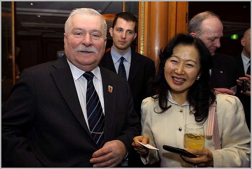<b>former President of Poland<br />Lech Walesa<br />official visit in Japan<br />Tokyo, Japan</b><br />languages: Japanese, English, Polish
